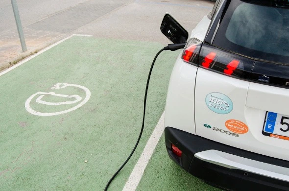 bloque-seo-elecricos Carga de vehículo eléctrico en Ibiza