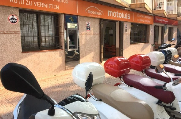 motoluis-SEO-Vespa Detalle maletines scooters y Vespa
